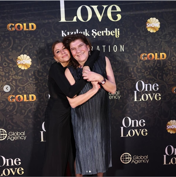 İstanbul Yazı'nın bir senaryo grubu olduğu belirtiliyor ancak Melis Civelek ve Zeynep Gür'ün bu grupta yer alıp almadığı bilinmiyor.