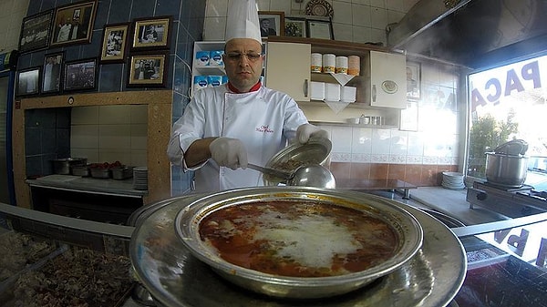 Kelle paçadan beyin salatasına: Sakatat sofralarının cesaret isteyen klasikleri.