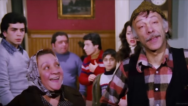 Tamer Şahin, Neşeli Günler'le sinemayla tanıştı.