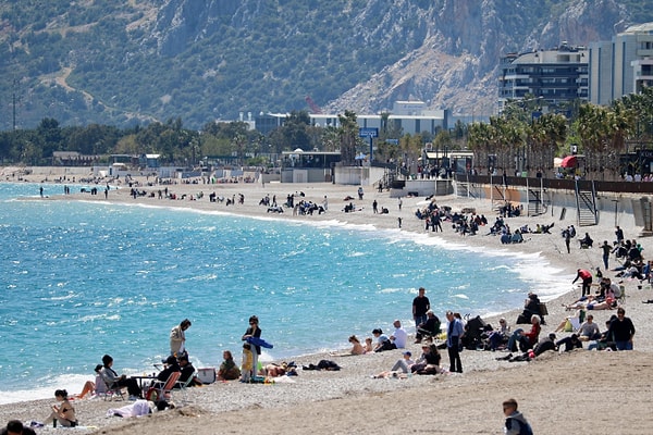 Cumartesi ve Pazar güneşli, Pazartesi'den itibaren hava değişiyor.
