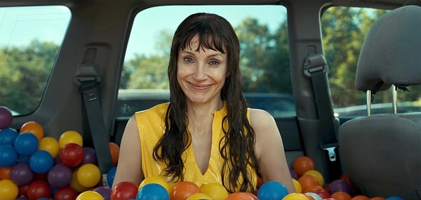 Film, Saw serisinin düşük puanlı iki filmi Saw V ve Saw 3D'nin yalnızca biraz üzerinde kaldı.