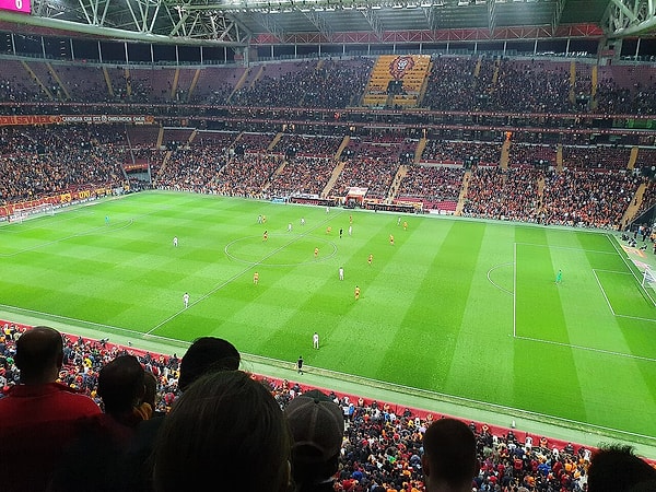 Bilet fiyatları 2 bin 800 TL ile 75 bin TL arasında.