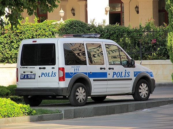 Telefonla polis merkezine çağrıldı.