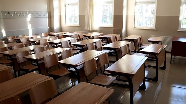 Dezenfeksiyon için il merkezinde okullara bir gün ara verildi, hamile ve engelli memurlar idari izinli sayıldı.