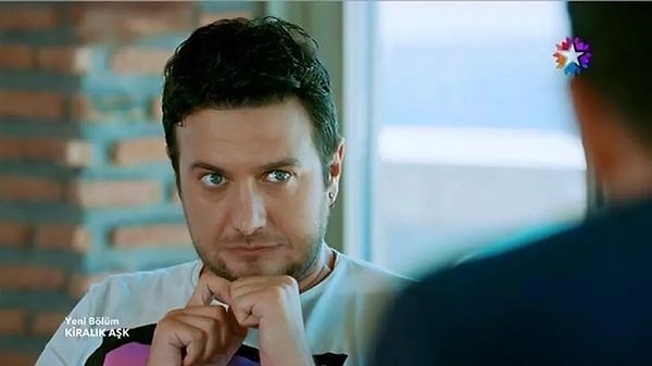 Onur Büyüktopçu, Kiralık Aşk'ın Koriş'i ve Yemekteyiz'in sunucusu olarak hafızalara kazınan isimlerden.