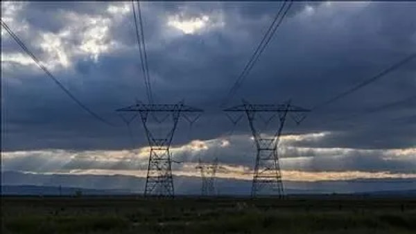 Üretim tüketimi geçti, Türkiye 15 bin megavatsaati aşan elektrik ihraç etti.