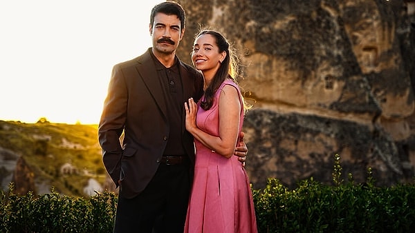 Sevdan Bir Ateş üçüncü olurken Kenan İmirzalıoğlu ve Bergüzar Korel alt sıralarda kaldı.