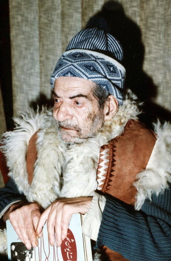 Şair Şehriyar'ın asıl adı Seyyid Muhammed Hüseyin Behçet-i Tebrizî.