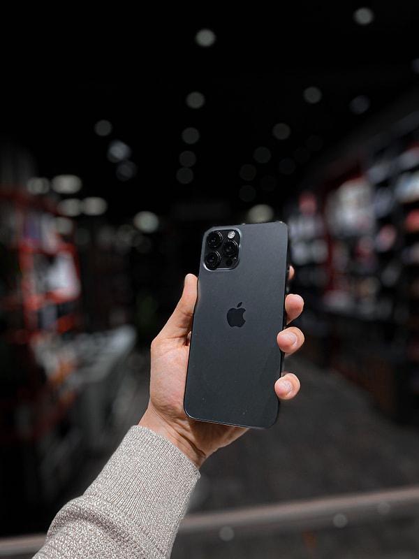 Aynı uygulamadan iPhone da kiralanabiliyor: Seçimden teslimata kadar her adım ekranda.