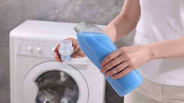 Mikrofiber bezler ve alev geciktirici kumaşlar yumuşatıcıyla etkisini yitirebiliyor.