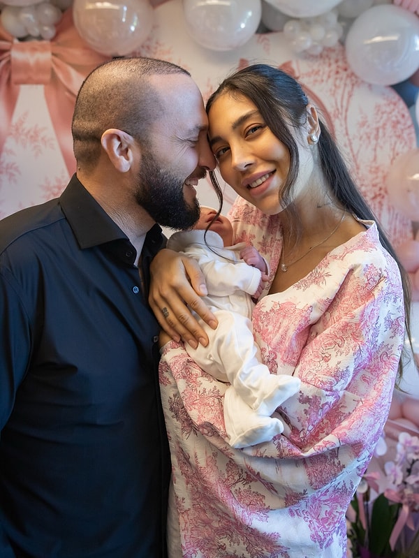 Üçüncü kızları Mihre'nin doğumuyla ailenin sevinci bir kat daha arttı.