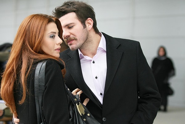 Yaprak Dökümü'nün ihanetle sarsılan çifti Oğuz ve Leyla %17 oy alarak 3. sırada!