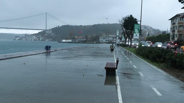 İstanbul'da yağış 17.00'den sonra kuvvetlenecek.