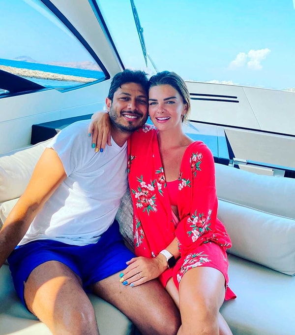 Pelin Karahan, 2014'te evlendiği Bedri Güntay ile 12 yıllık evliliğini nisan ayında sonlandırdı.