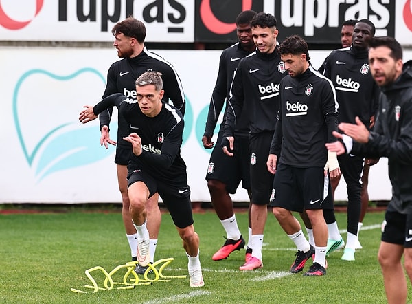 Beşiktaş, Vlahovic'e viral gastroenterit tanısı konduğunu duyurdu.