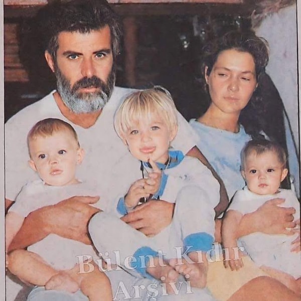 Tarık Akan'ın Yasemin Erkut'la evliliğinden iki oğlu ve bir kızı dünyaya geldi.