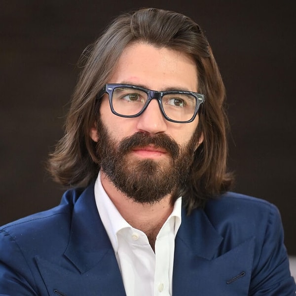 Leonardo Maria Del Vecchio, dünyanın en büyük gözlük gruplarından birinin mirasçıları arasında.
