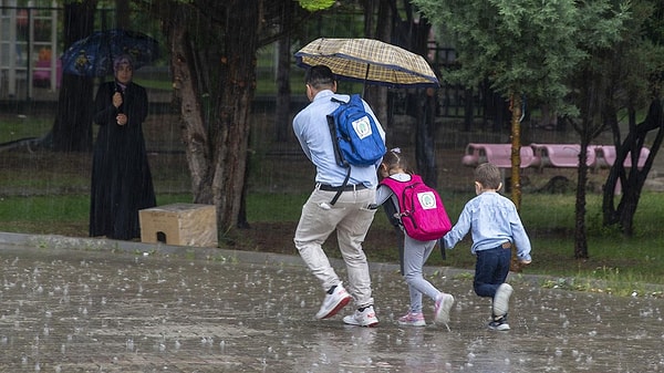 Son dakika: İstanbul'da yarın okullar tatil edildi.