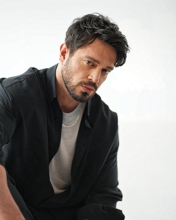 Murat Boz ve Demet Özdemir, Ayazağa'daki stüdyoda çekimdeyken sular bir anda yükselmeye başladı.