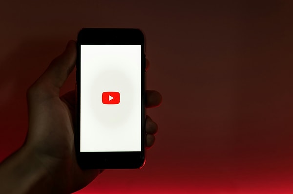 YouTube, 2025'te ortalama günlük izleme süresinde Netflix'i geride bıraktı.