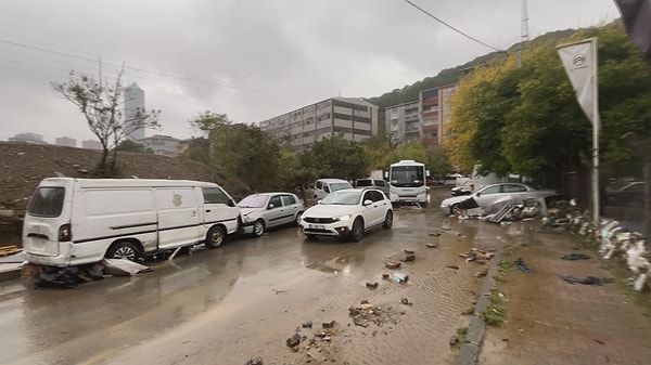 Valilik sel, su baskını, yıldırım ve heyelan uyarısı yaptı.