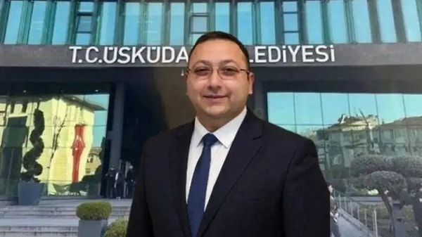 Üsküdar Belediye Başkan Vekili Dündar Ziya Gültekin, geçirdiği trafik kazasında hayatını kaybetti.