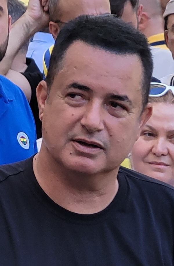 Mehmet Şef, Acun Ilıcalı ile kavga ve yüzüne dolar fırlatma iddiasını kesin bir dille reddetti.