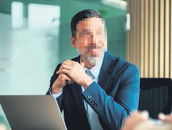 İddiaya göre erkeklerden biri holding başkanı, ikisi de evli ve torun sahibi.