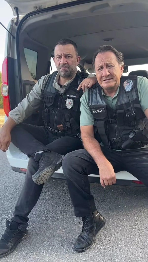 Şevket Çoruh, Özgür Ozan sorusuna "Öküz ölür, ortaklık bozulur" diyerek esprili bir yanıt verdi.