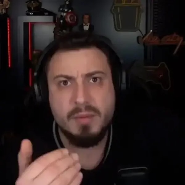 Tepkilerin ardından yayın yapan Doğan, yayındaki konuşmanın yanlış olduğunu söyledi.