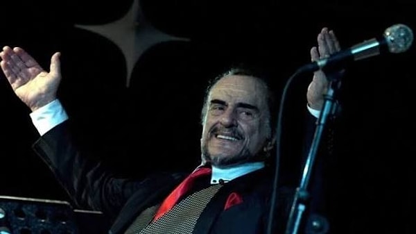 Hürriyet'ten İsmail Bayrak'ın haberine göre, Alpay'ın eşi ve çocukları sanatçıyı Ankara'da toprağa vermeye karar verdi.