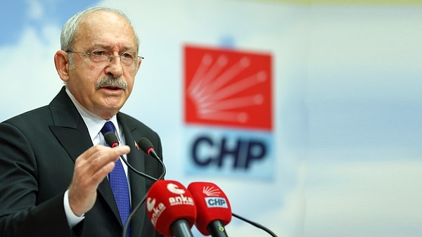 CHP Yüksek Disiplin Kurulu toplantısında aralarında Aylin Nazlıaka, İlhan Cihaner, Gül Çiftçi, Selin Sayek Böke, Kerim Rota, Sevgi Kılıç, Serkan Özcan'ın de olduğu 48 isim ihraç edildi.