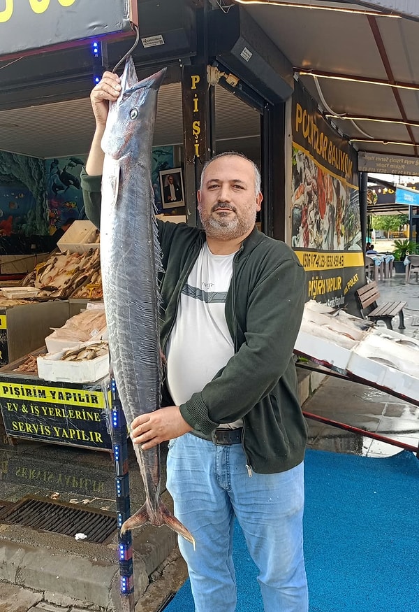 Kilosu 700 TL'den satışa sunulan 12 kilogramlık balığın toplam değeri 8 bin 400 TL'ye ulaşıyor.