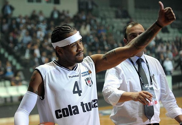 Iverson Beşiktaş kararını podcast'te anlattı.