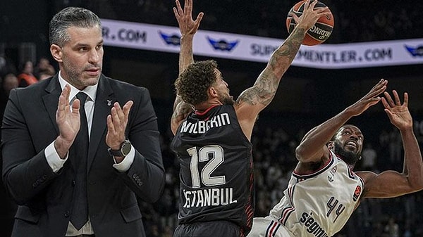 Bayern Münih son iki çeyreği kazandı.
