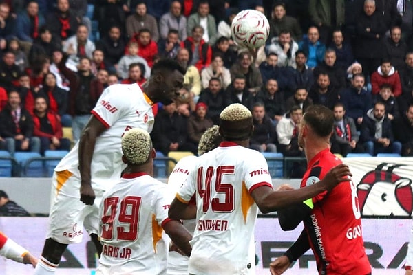 Trendyol Süper Lig'in 8. haftasında Galatasaray deplasmanda Gençlerbirliği ile karşı karşıya geldi.