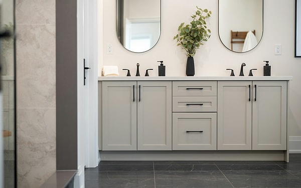 Banyo ve ilaç dolapları da kontrol listesinde.