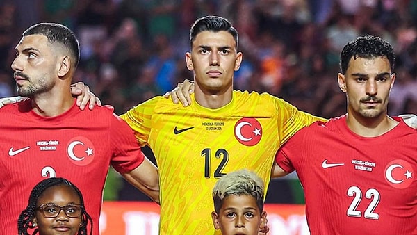 Özer kamptan ayrılmıştı.