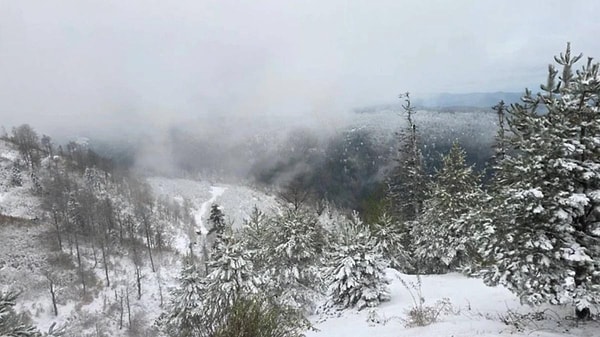 Uludağ, Eskişehir ve Bolu'nun yüksek kesimleri karla kaplandı.