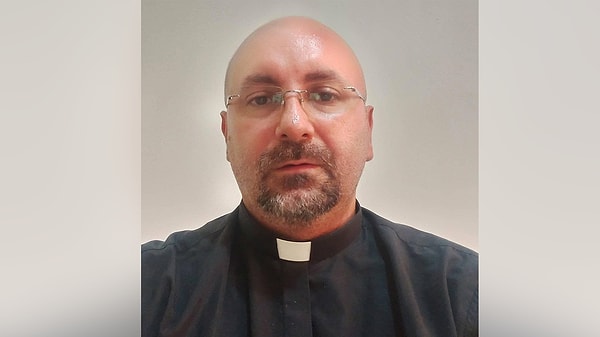 Guayaquil Başpiskoposluğu Duyurdu: Rahip "Baba'nın Evine Göç Etti".