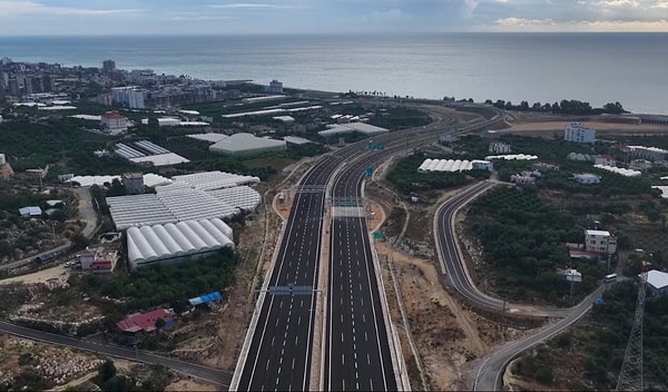 Proje, D-400 ve D-715 üzerindeki geçiş trafiğini şehir merkezlerinin dışına çıkarıyor.