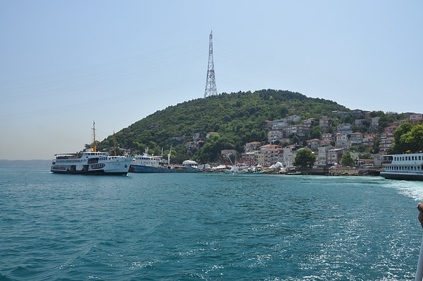 Telli Baba Türbesi, İstanbul Boğazı'nın Rumelikavağı Kıyısında