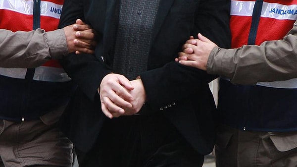 İstanbul, Ankara, İzmir, Bursa, Antalya, Balıkesir, Denizli ve Kocaeli'ndeki operasyonda 60 şüpheli için gözaltı kararı var.