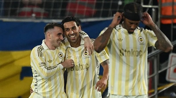 Fenerbahçe - Slavia Prag Maçı Hangi Kanalda, Şifresiz mi?