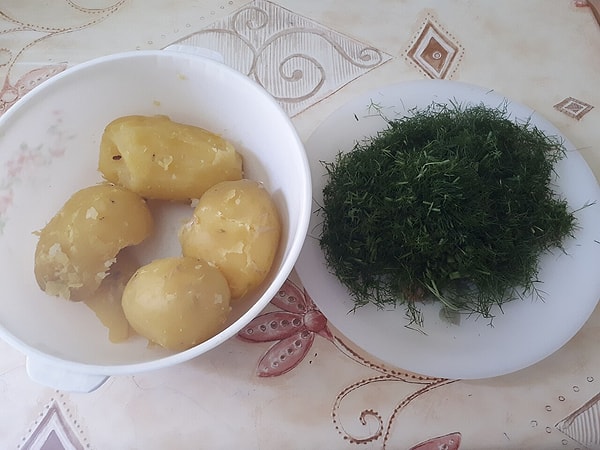 Griye dönen patates zararsız, haşlama suyuna eklenen biraz limon fark yaratabiliyor