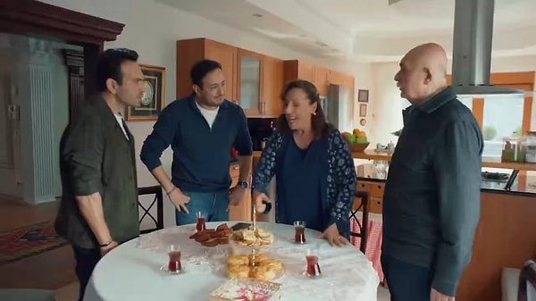 Tuzlu Kahve’nin yeni bölümündeki Fatih Terim göndermesi geceye damga vurdu.