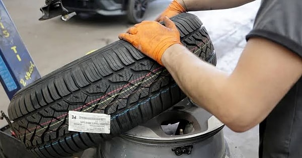 Şeritlerin lastiğin performansıyla bir ilgisi yok.