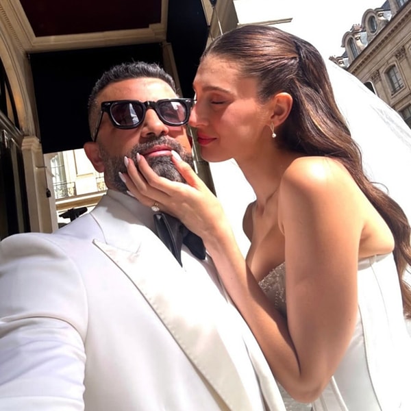 Magazin dünyasının yıldızlarını aynı düğünde buluşturan Itır Esen ve Engin Aykanat, geçtiğimiz pazar akşamı oldukça renkli bir kutlamaya imza attı. Paris'te evlenen çift, bu kez İstanbul'da dostlarıyla bir araya gelerek mutluluklarını doyasıya kutladı.