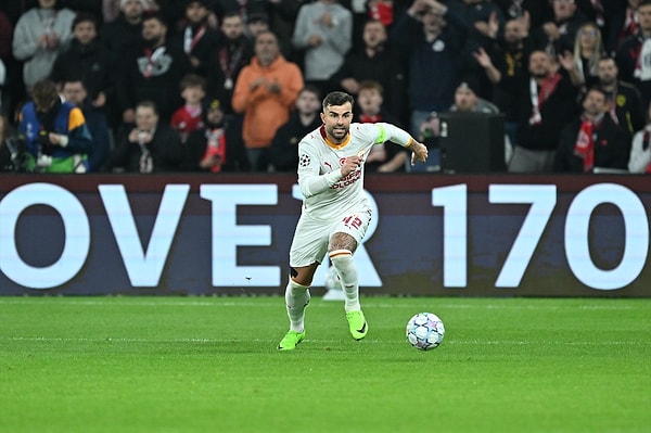 UEFA Şampiyonlar Ligi'nin 3. haftasında deplasmanda Fransa temsilcisi Lille ile karşılaşan Galatasaray'da teknik direktör Okan Buruk, son resmi maçın ilk 11'inde 3 değişikliğe gitti.