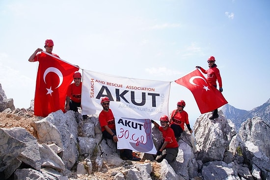 AKUT 30. Kuruluş Yılını Anadolu'nun 30 Zirvesine Tırmanarak Kutladı